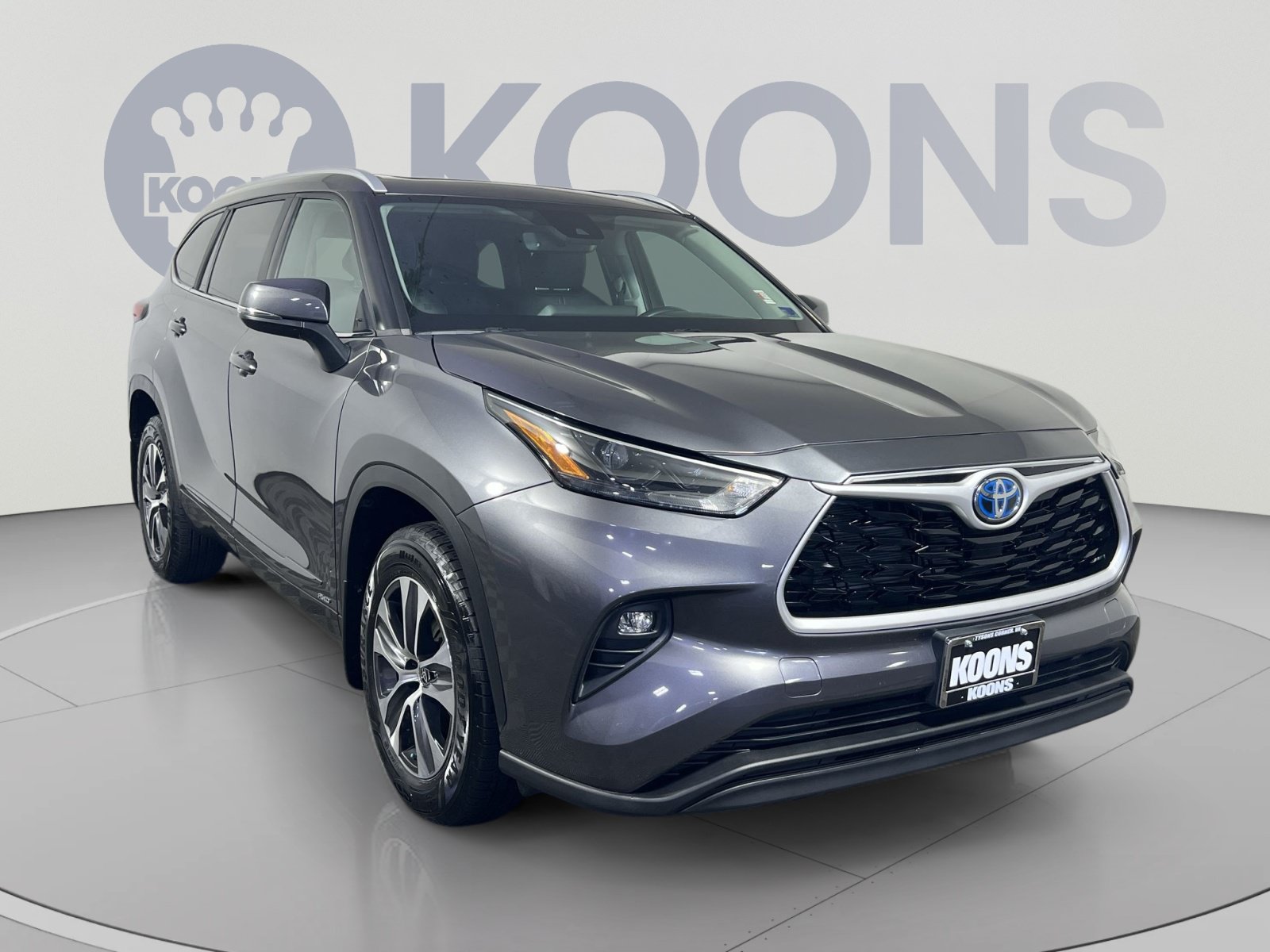 Used 2023 Toyota Highlander XLE AWD/4WD image 10