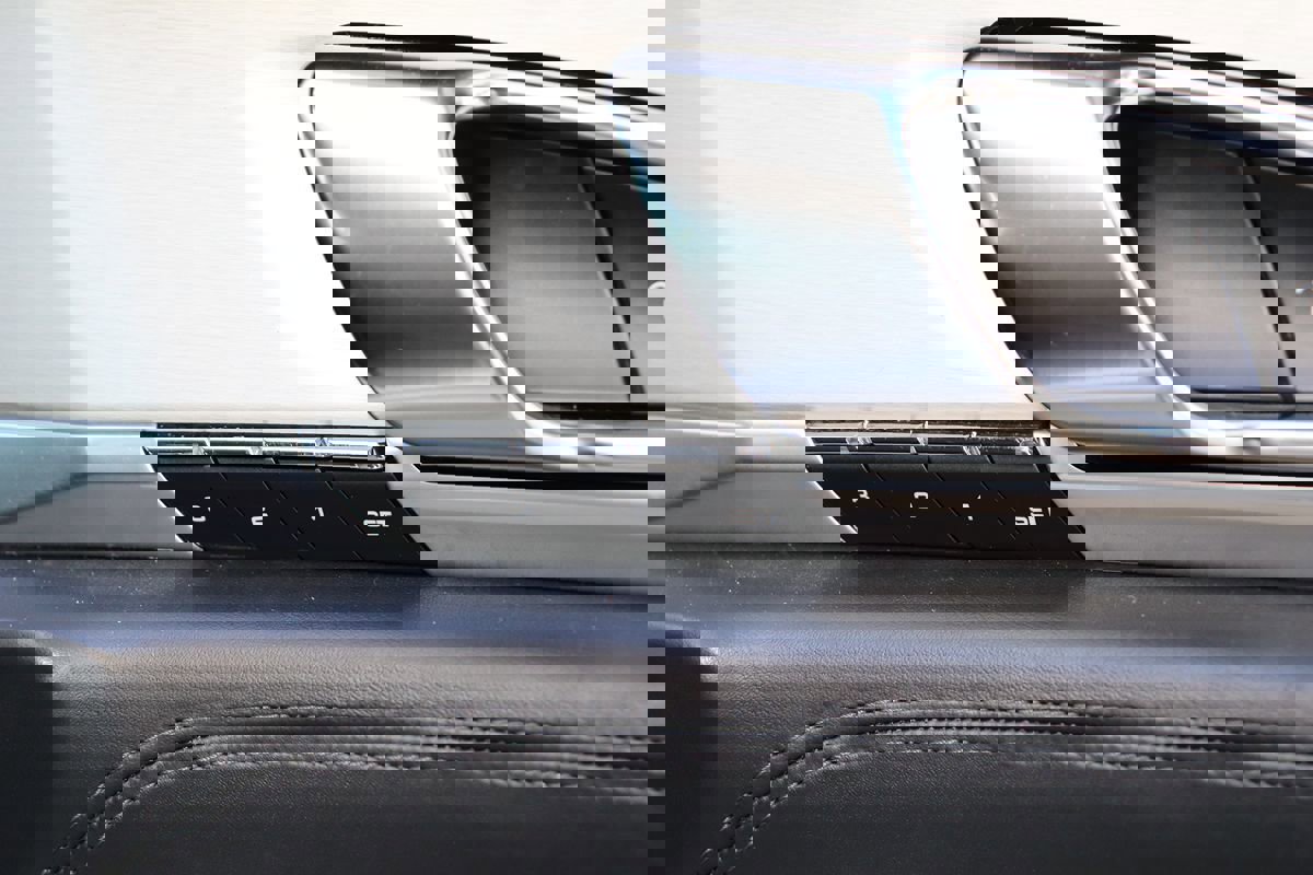 Used 2015 Porsche Panamera S image 43