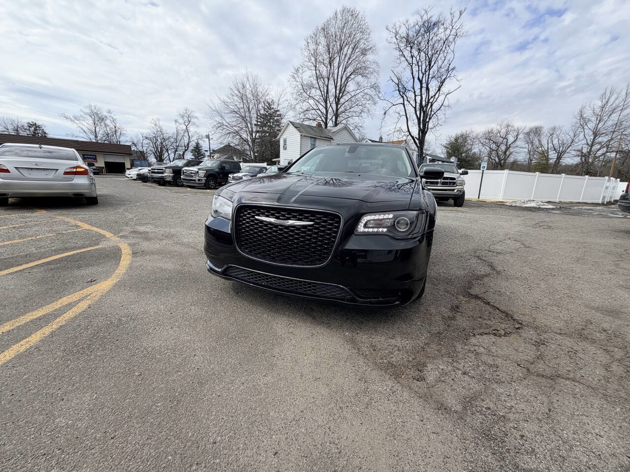 Used 2019 Chrysler 300 Touring w/ Sport Appearance Package image 2