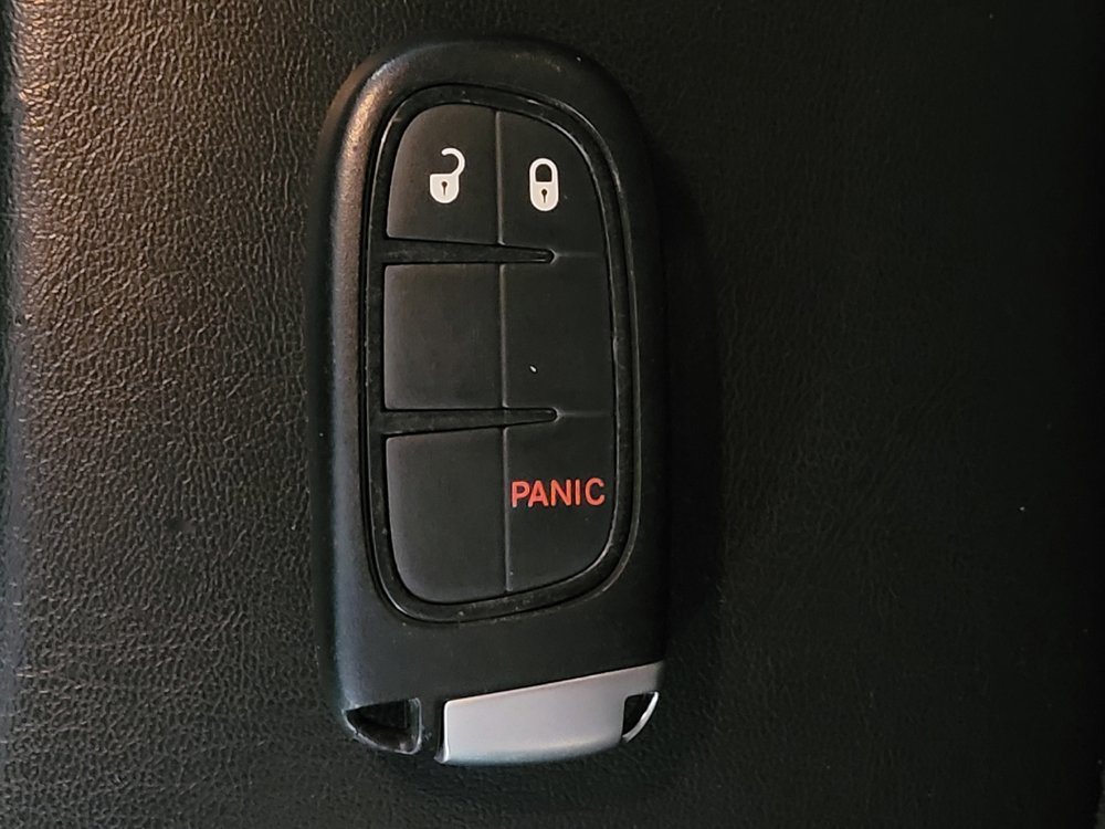 Used 2019 Jeep Cherokee Latitude Plus FWD image 32