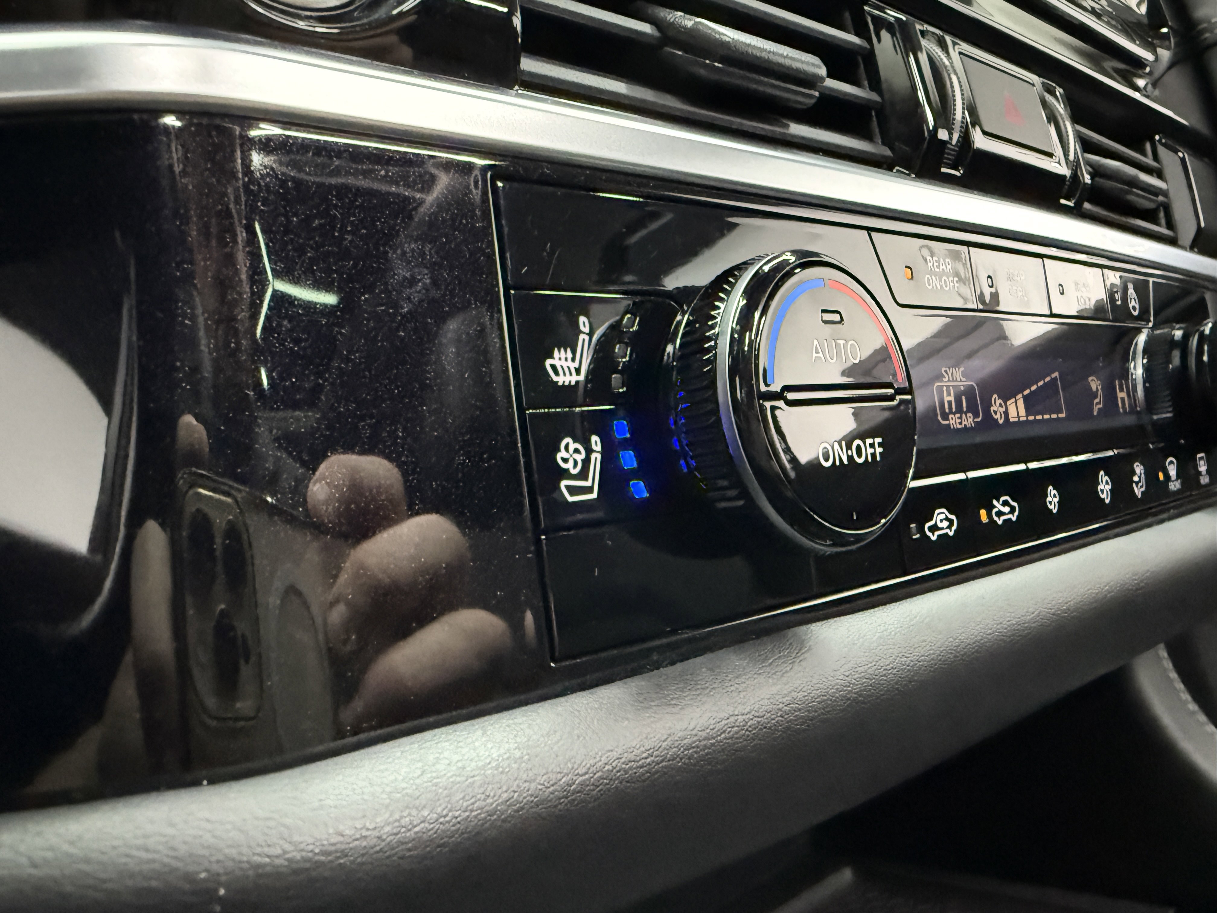 Used 2022 Nissan Pathfinder Platinum image 20