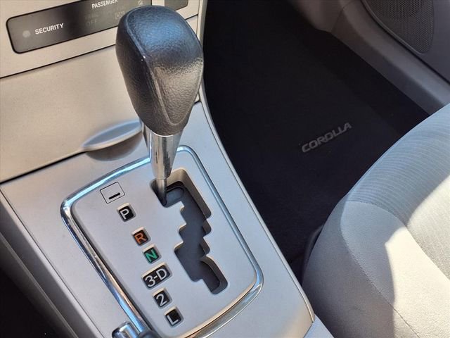 Used 2013 Toyota Corolla LE image 18