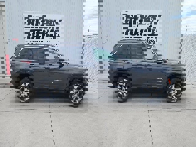 New 2025 Jeep Grand Cherokee Limited w/ Luxury Tech Group II image 13