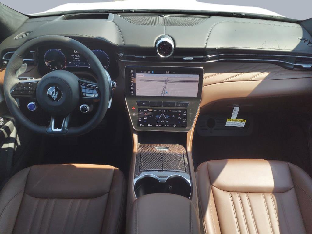New 2024 Maserati Grecale GT image 3