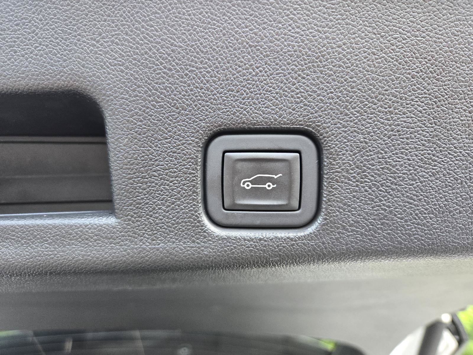 Used 2025 Buick Enclave Preferred FWD image 10