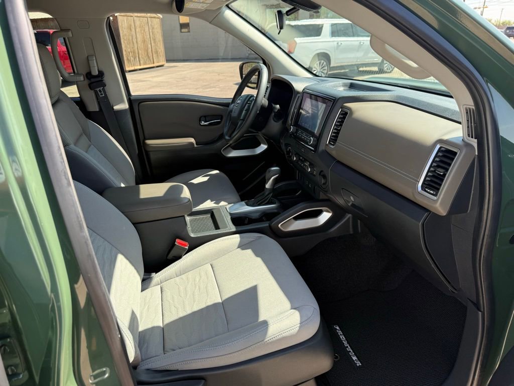 Used 2022 Nissan Frontier SV image 19