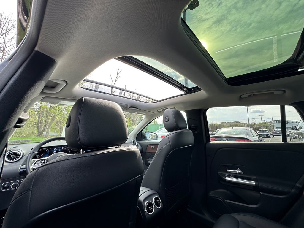 Used 2022 Mercedes-Benz GLA 250 4MATIC image 28