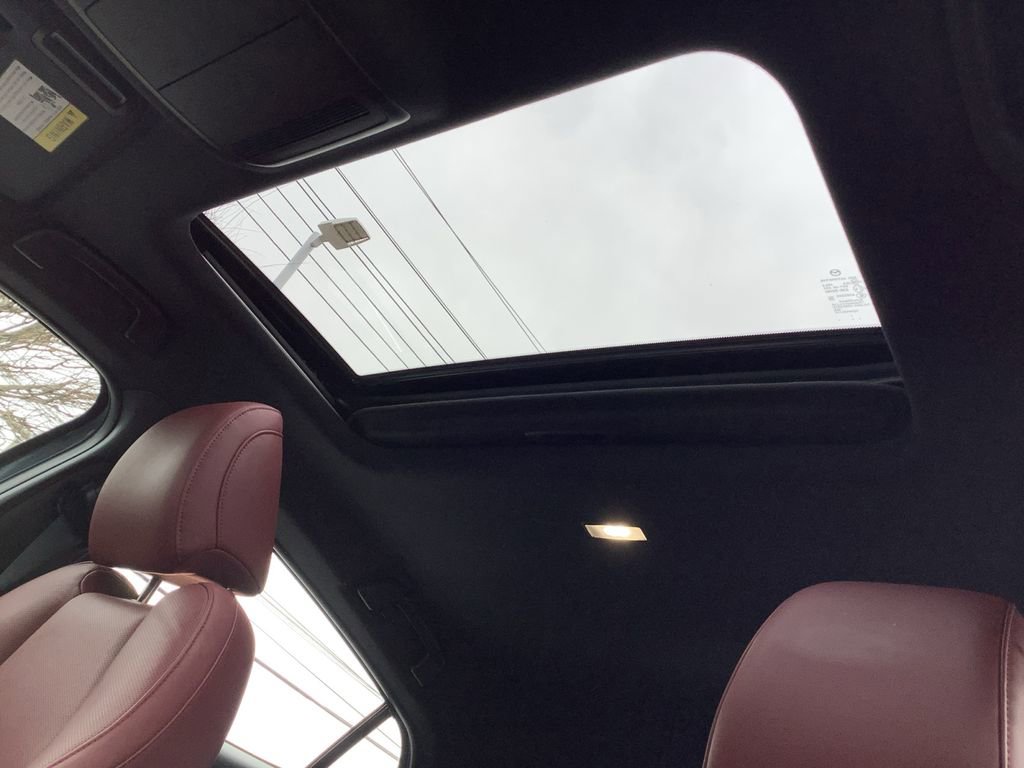 Used 2023 MAZDA MAZDA3 s image 31