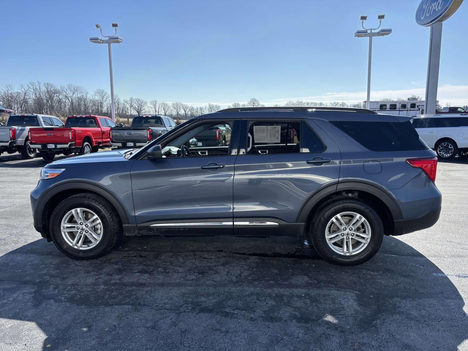 Used 2021 Ford Explorer XLT image 5