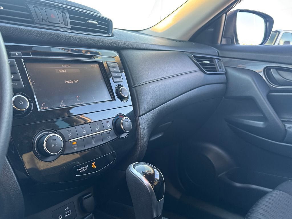 Used 2019 Nissan Rogue S AWD/4WD image 21