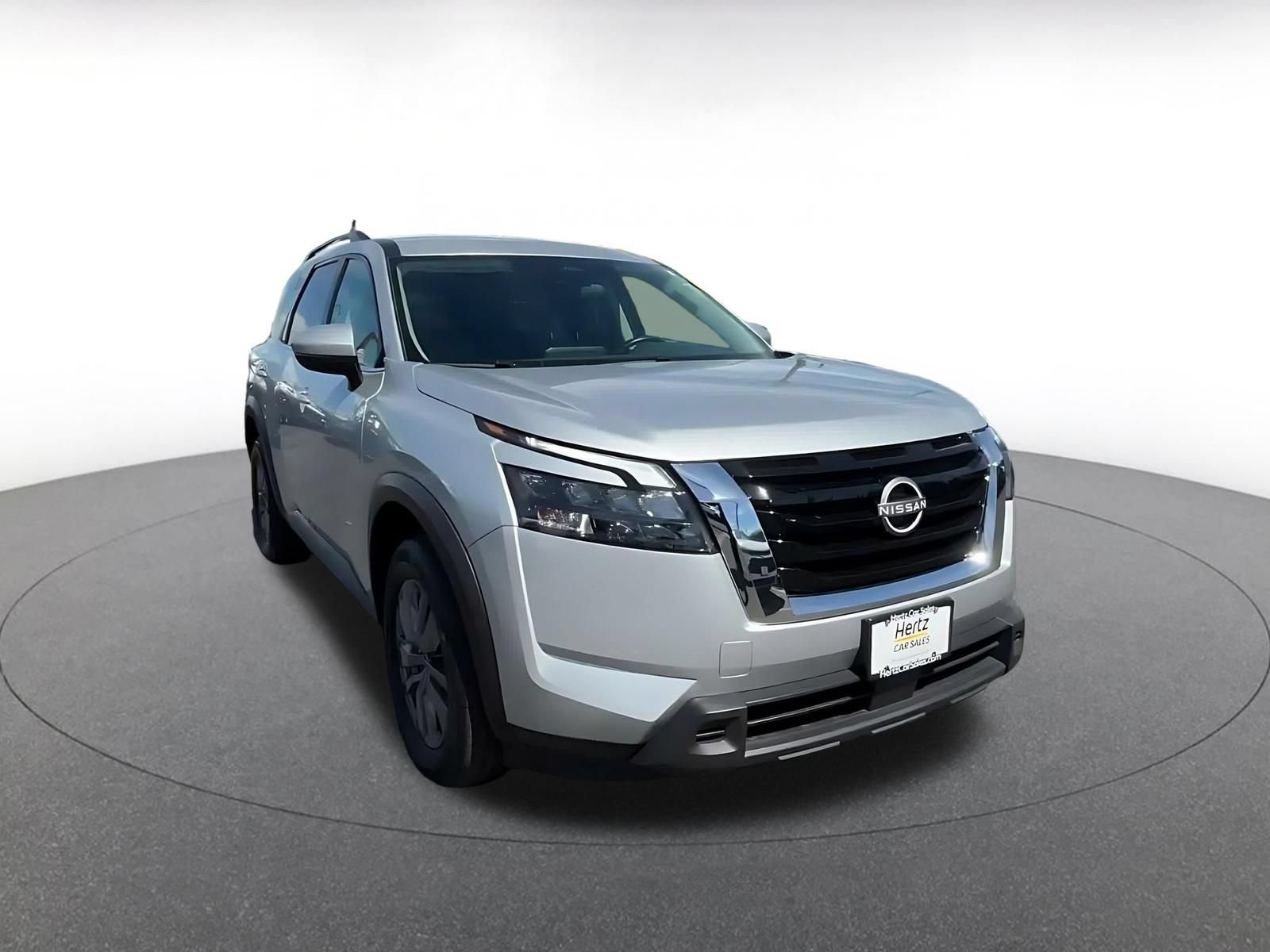 Used 2025 Nissan Pathfinder SV AWD/4WD image 3