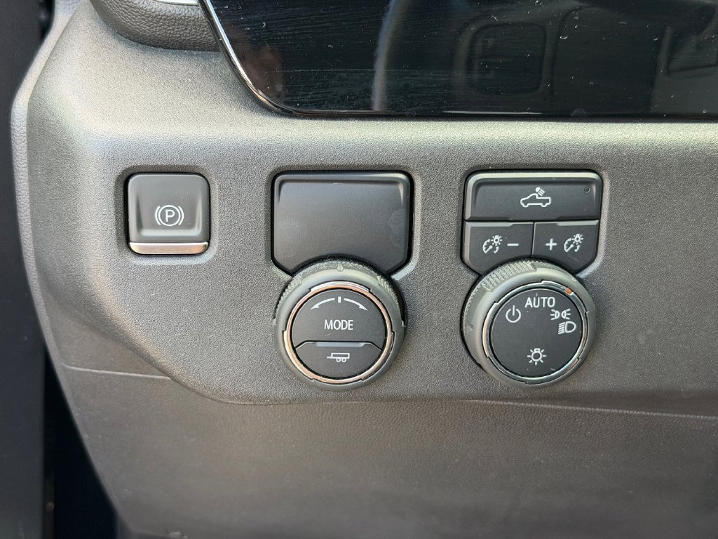 Used 2024 Chevrolet Silverado 1500 LT RWD image 30
