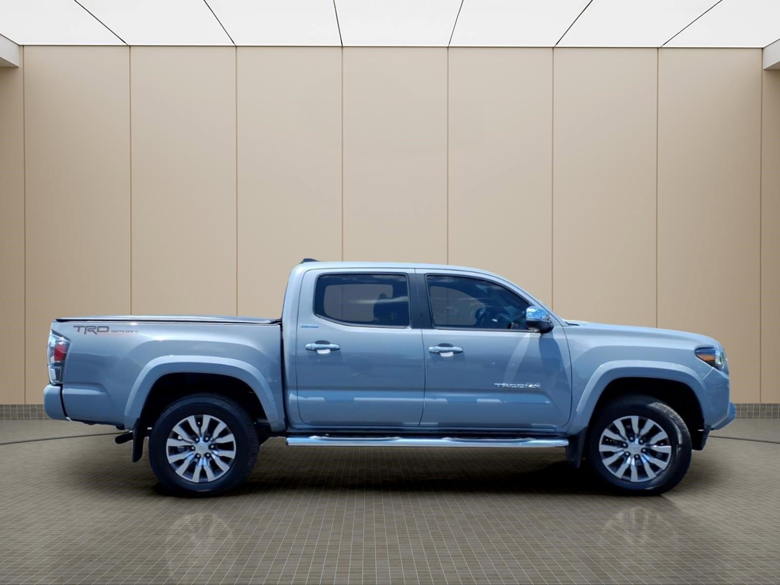 Used 2021 Toyota Tacoma Limited AWD/4WD image 5
