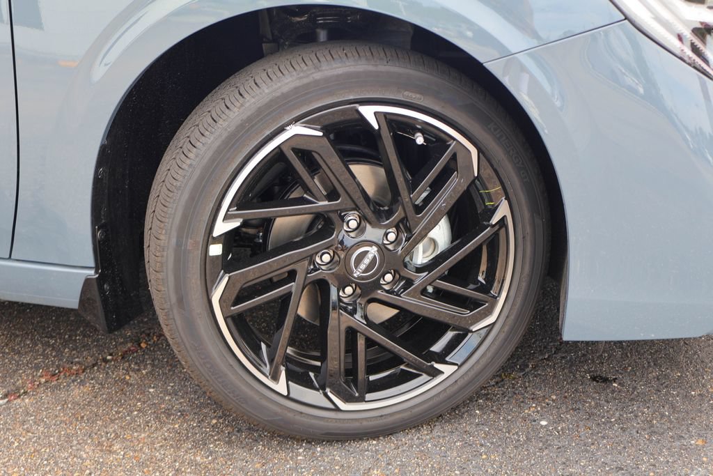 New 2026 Nissan Sentra SR FWD image 19