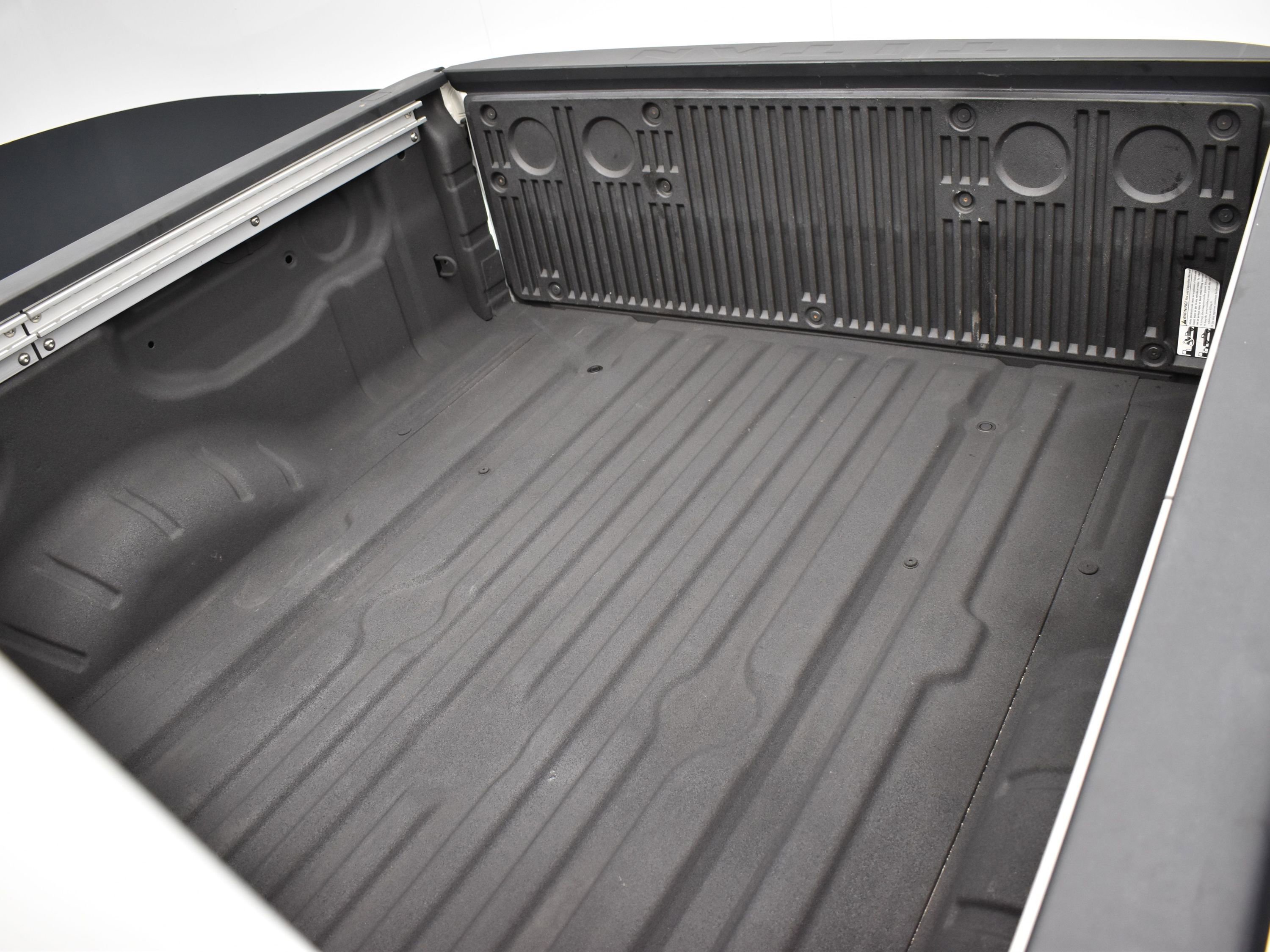 Used 2023 Nissan Titan PRO-4X w/ Pro-4x Convenience Package image 40