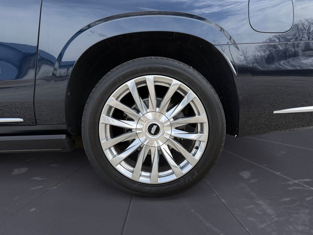 Used 2021 Cadillac Escalade ESV Premium Luxury w/ Driver Assist Tech Package AWD/4WD image 26