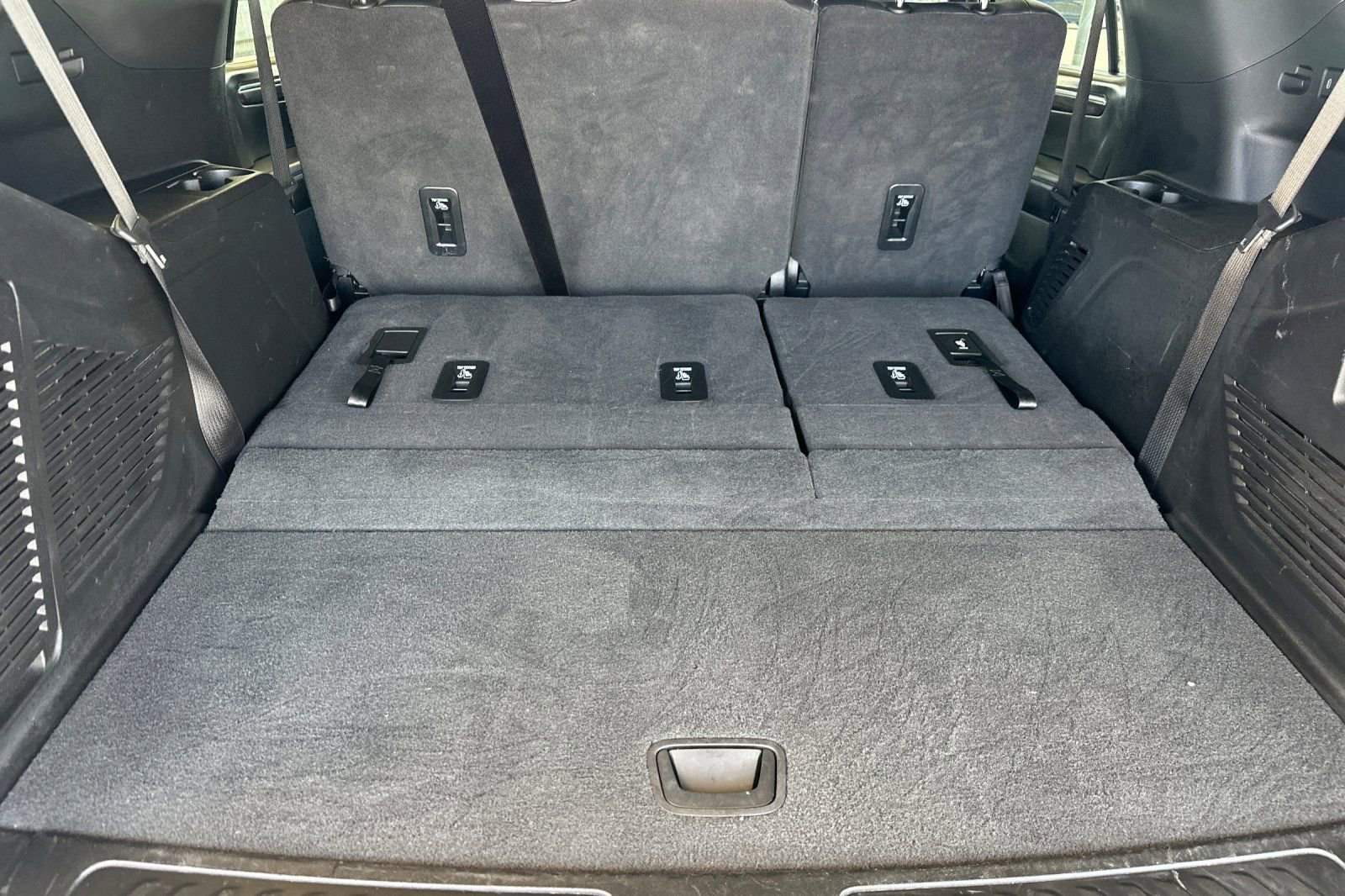 Used 2025 Chevrolet Tahoe LT AWD/4WD image 15