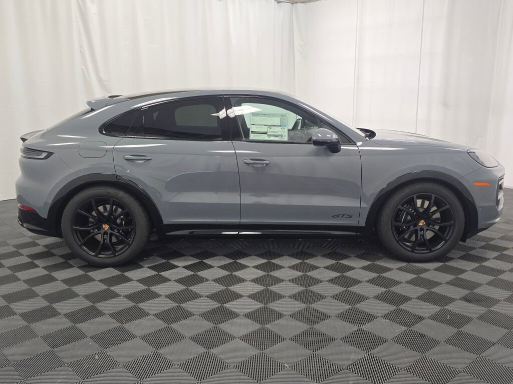 New 2026 Porsche Cayenne GTS image 8