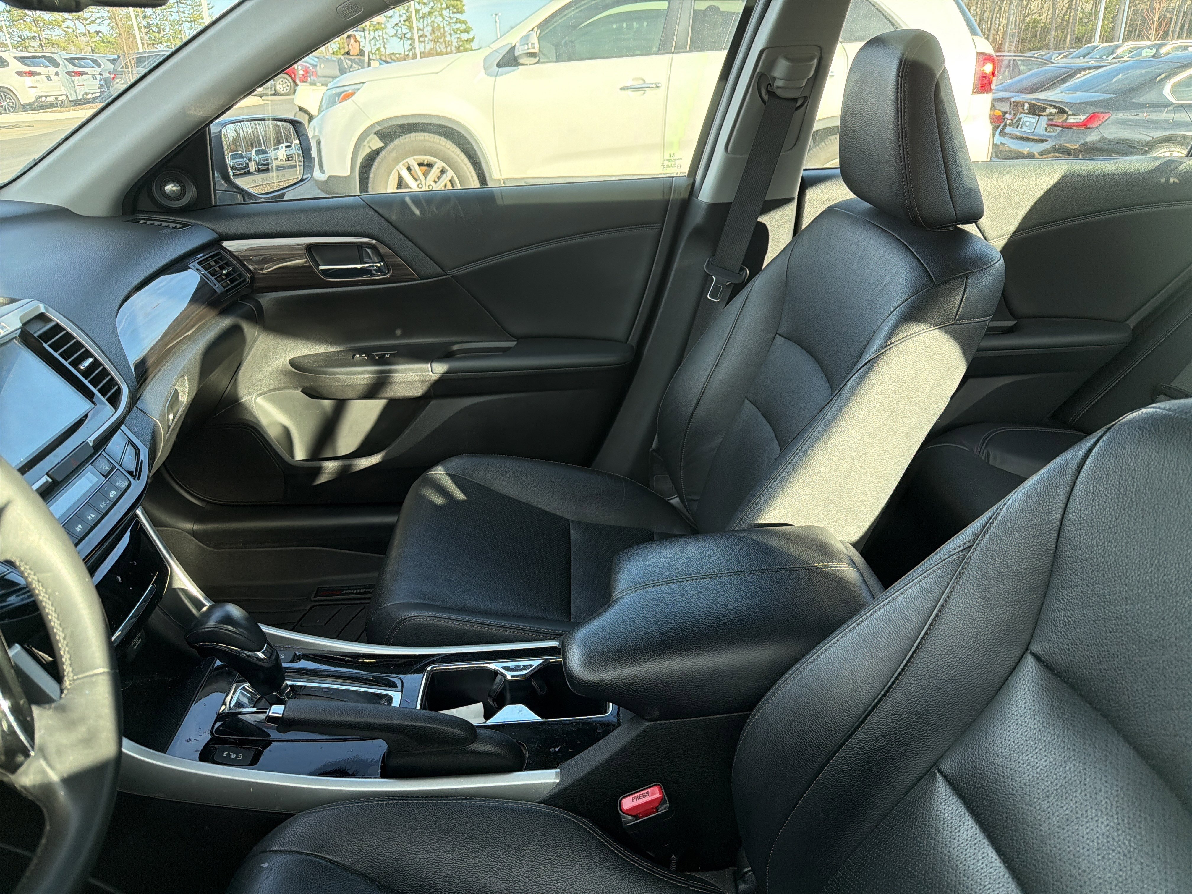 Used 2016 Honda Accord EX-L image 17