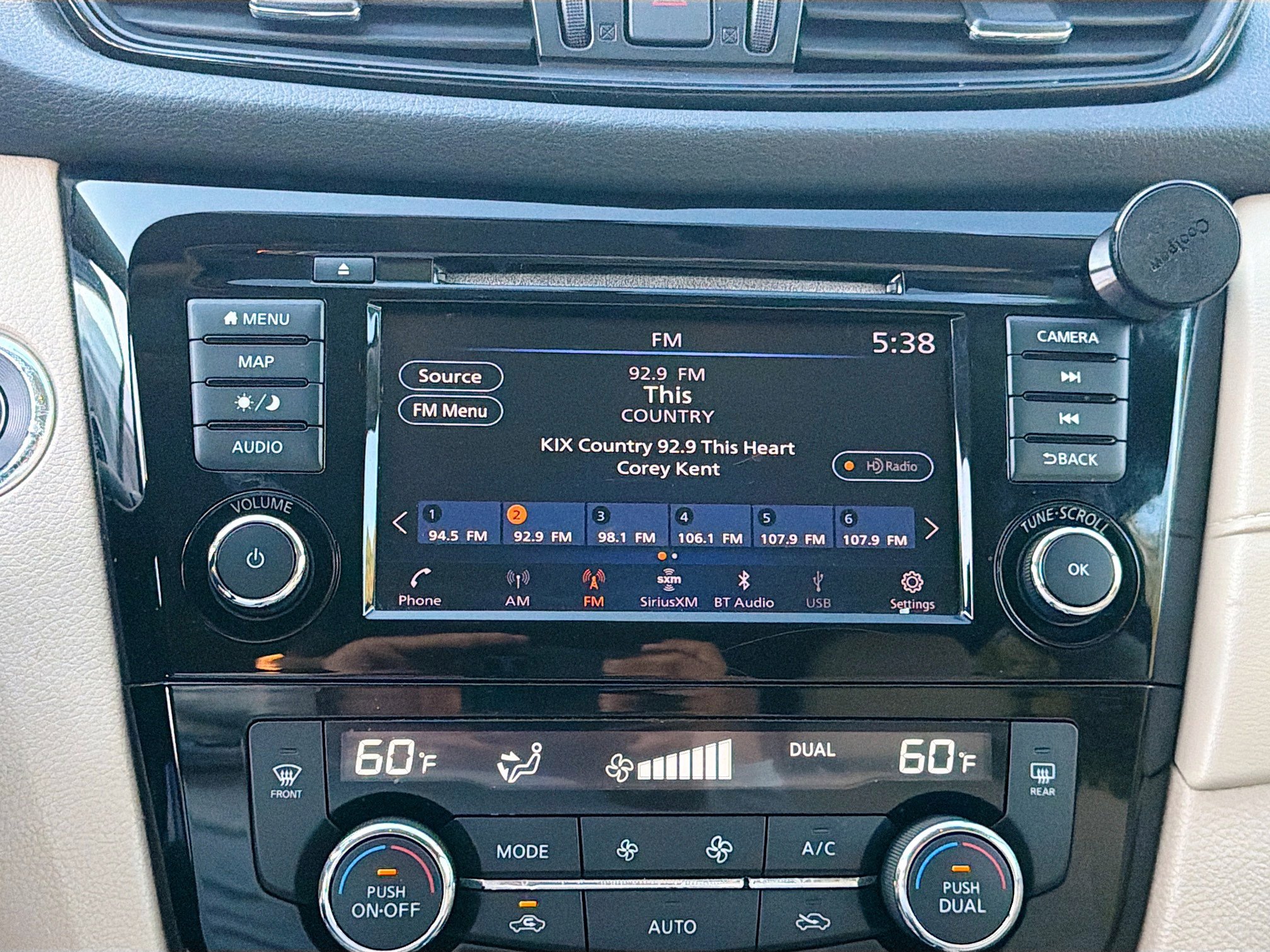 Used 2018 Nissan Rogue SV w/ Sun & Sound Touring Package image 28