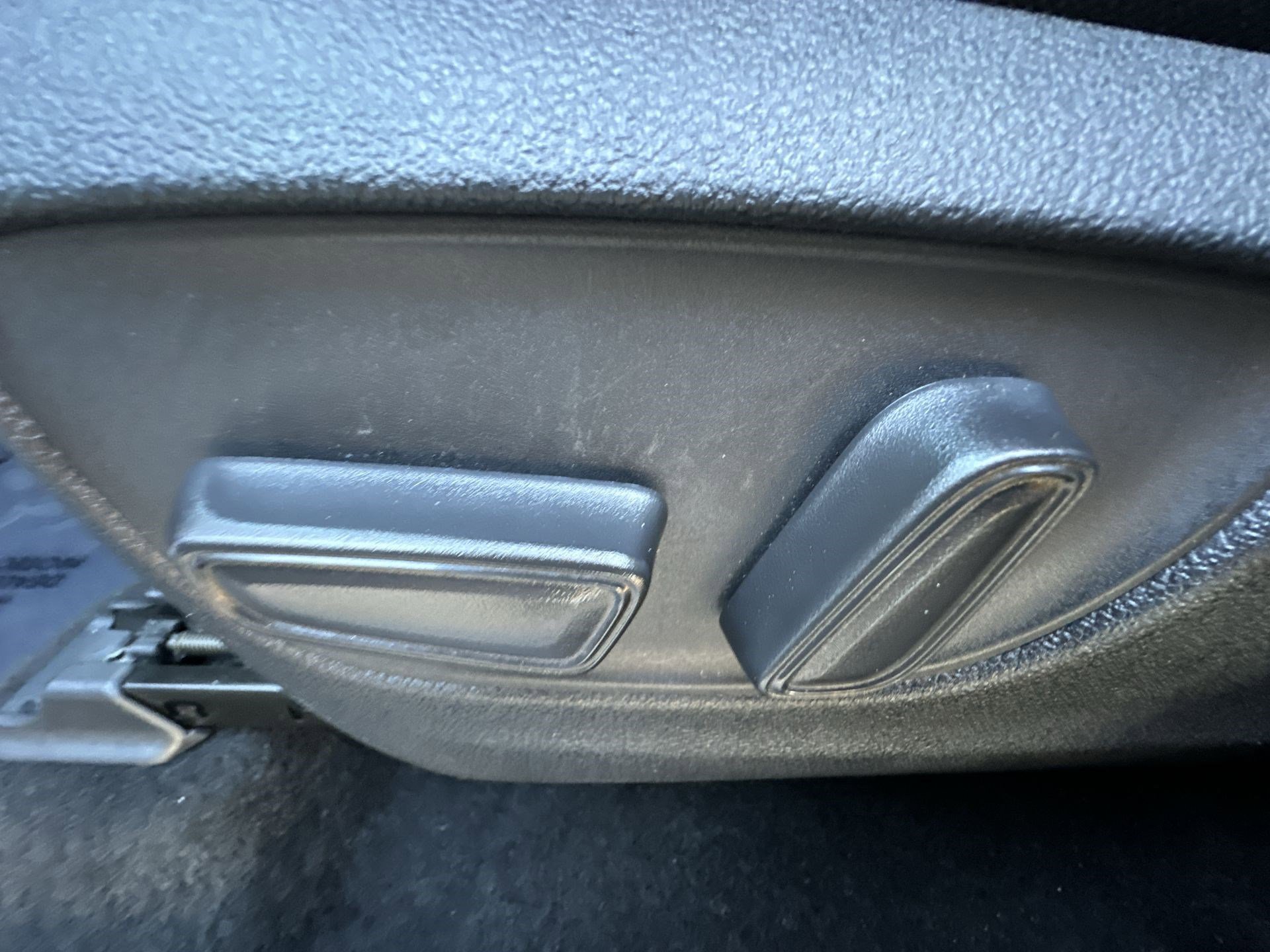 Used 2023 Toyota Highlander LE image 14