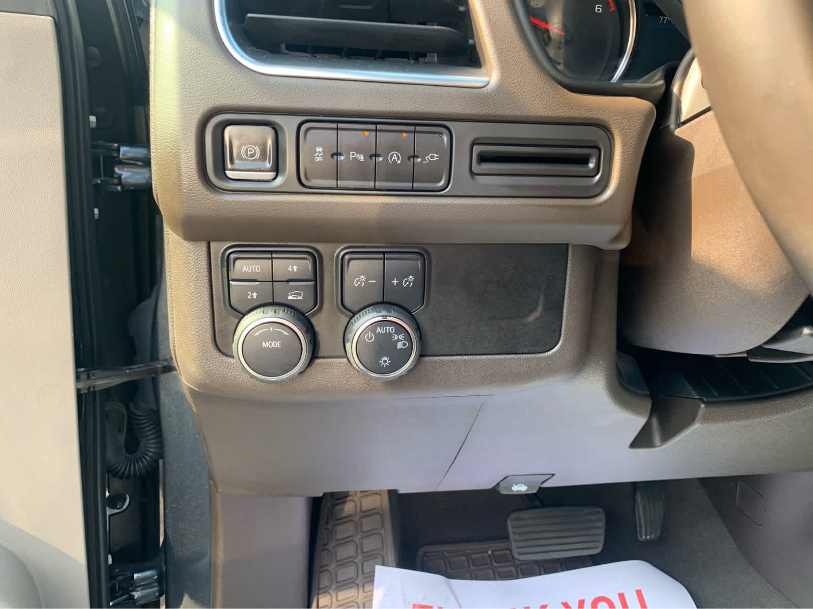 Used 2021 Chevrolet Suburban LT AWD/4WD image 14