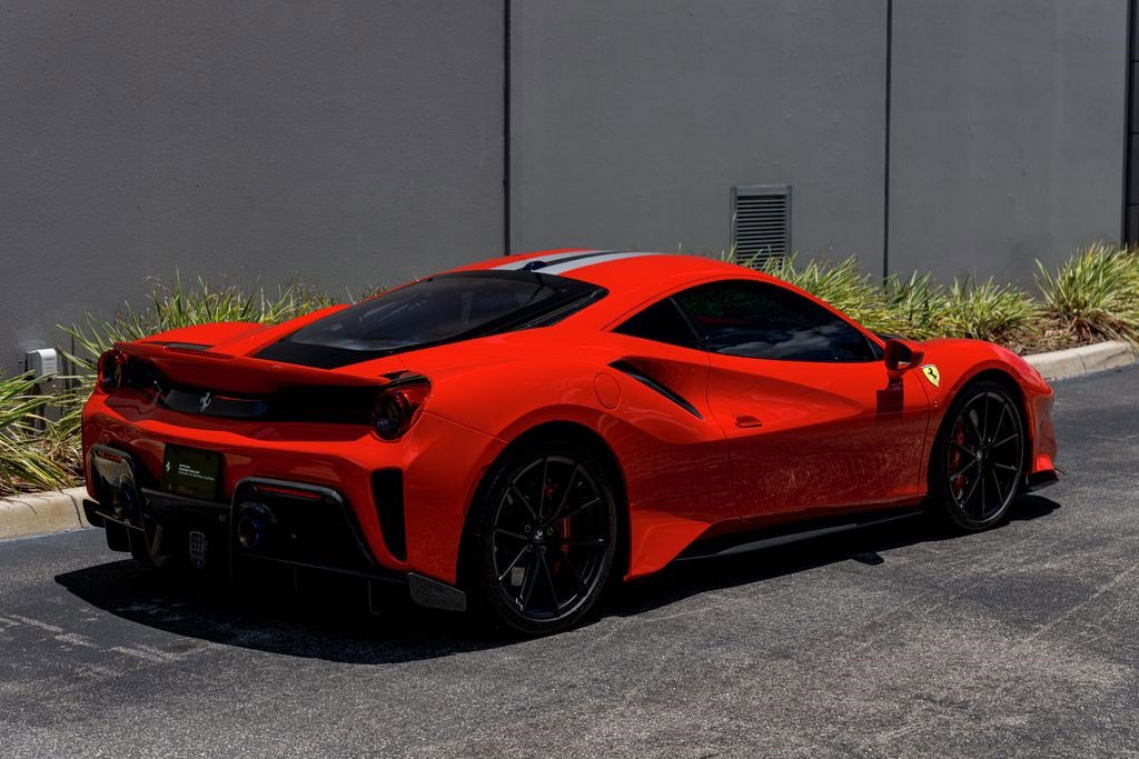 Used 2019 Ferrari 488 Pista Coupe RWD image 5