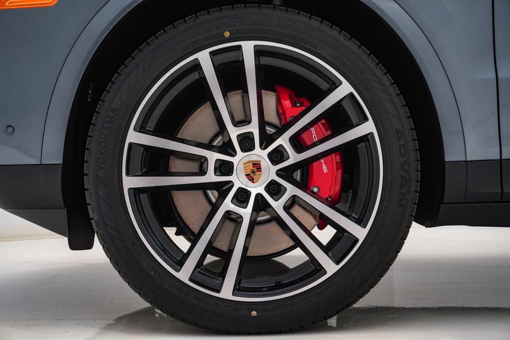 New 2026 Porsche Cayenne S AWD/4WD image 13
