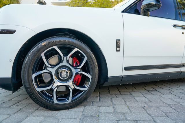 Used 2023 Rolls-Royce Cullinan Black Badge w/ Driver's Package image 10