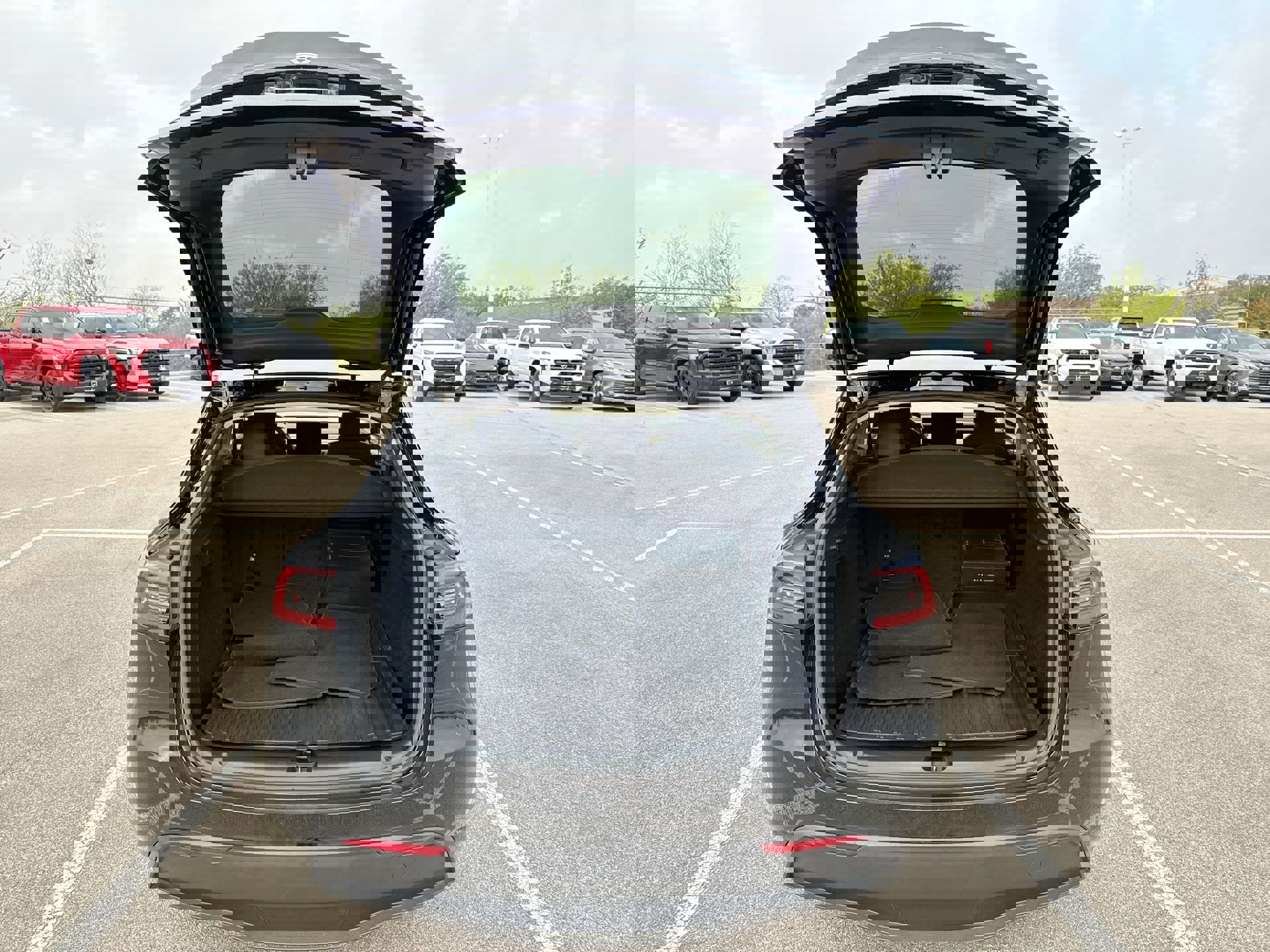 Used 2025 Tesla Model Y Long Range image 20