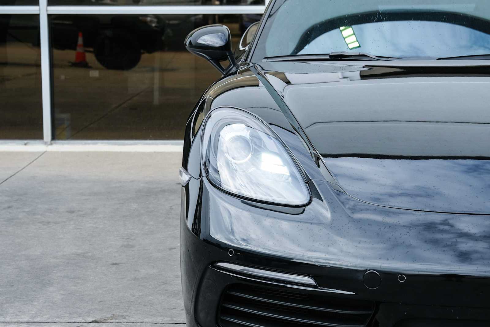 Used 2019 Porsche 718 Cayman RWD image 4