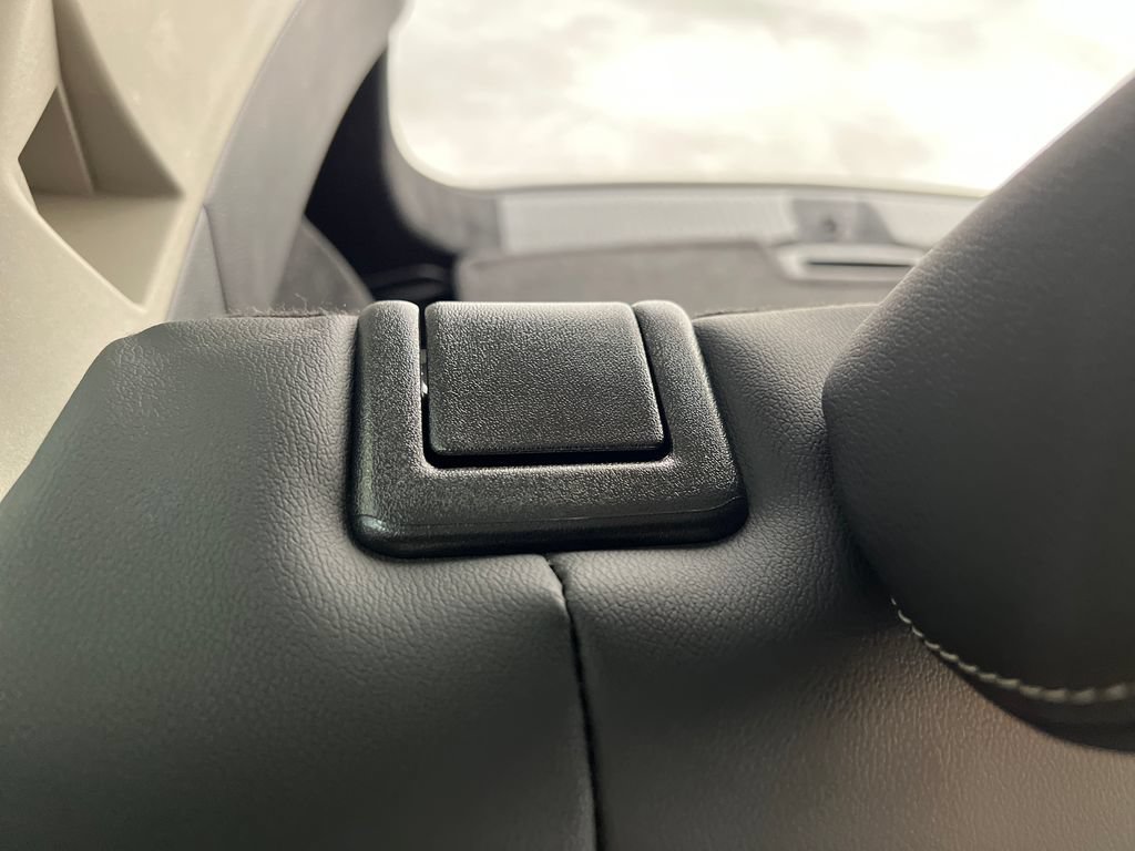 Used 2026 Nissan Rogue SL FWD image 23
