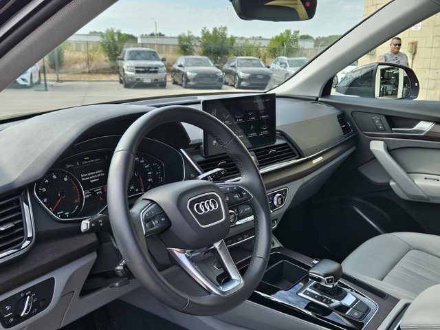 Used 2021 Audi Q5 2.0T Premium w/ Convenience Package AWD/4WD image 13