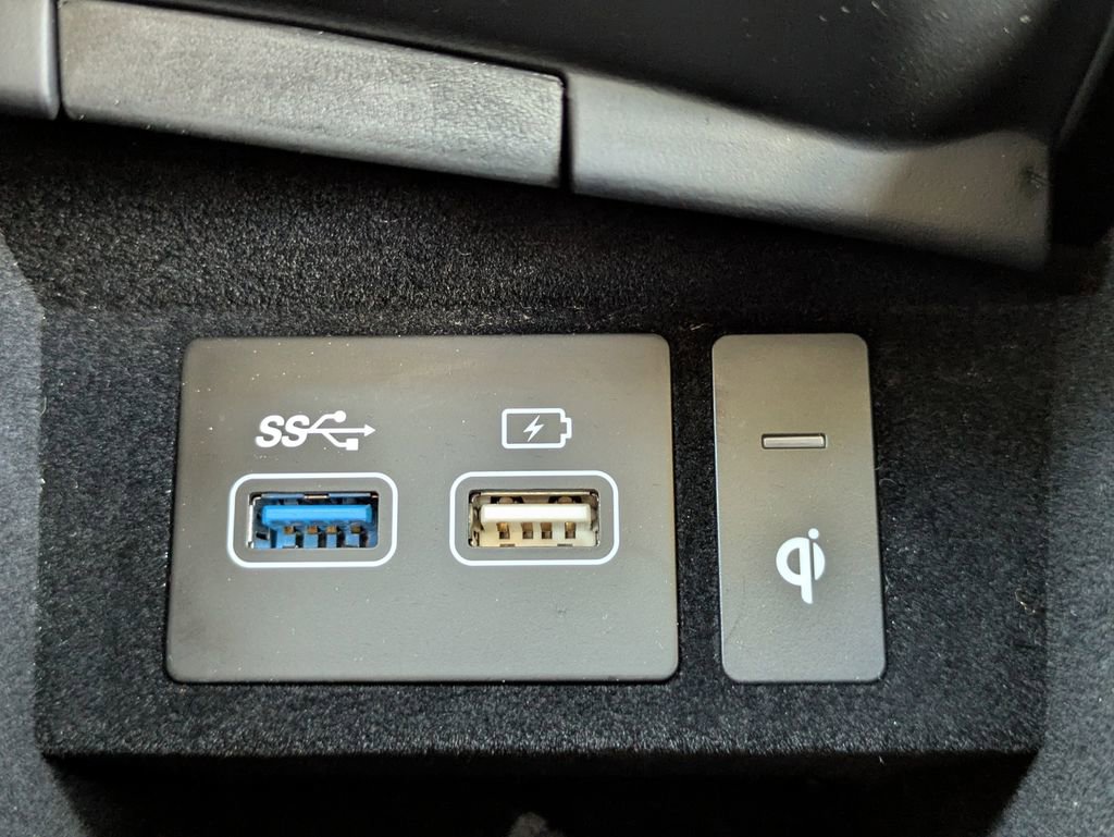 Used 2023 Genesis Electrified GV70 Advanced image 24