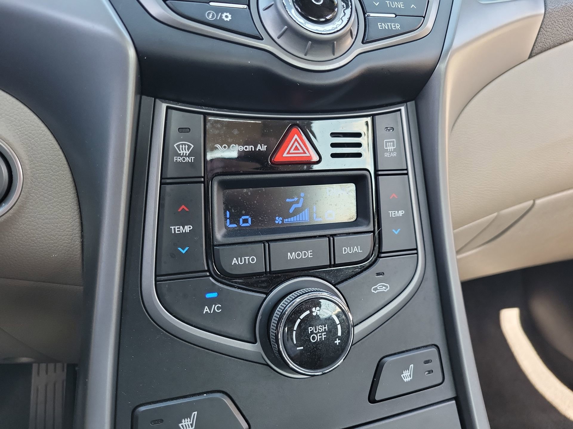 Used 2014 Hyundai Elantra Limited w/ Option Group 03 FWD image 20