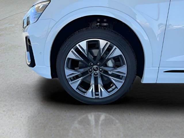 Used 2025 Audi Q8 Premium image 8