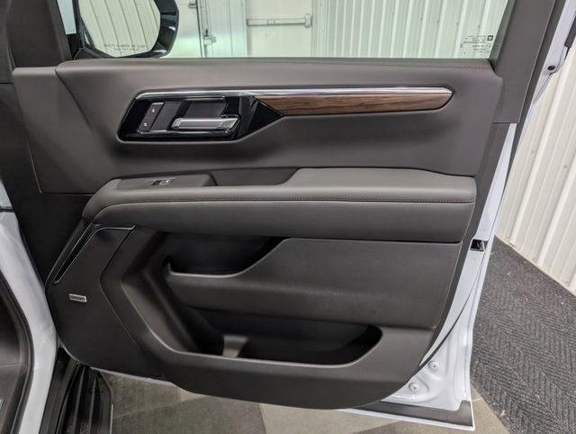 Used 2026 Chevrolet Tahoe High Country w/ Sun And Tow Package AWD/4WD image 31