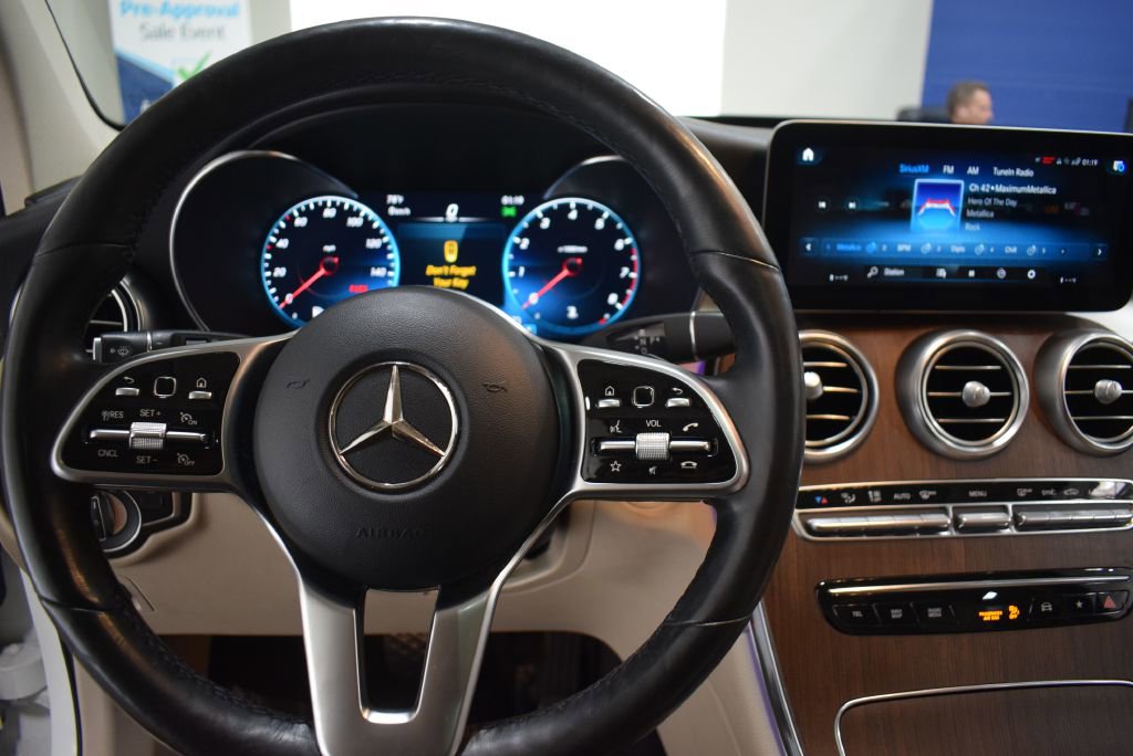 Used 2021 Mercedes-Benz GLC 300 4MATIC w/ Premium Package image 10