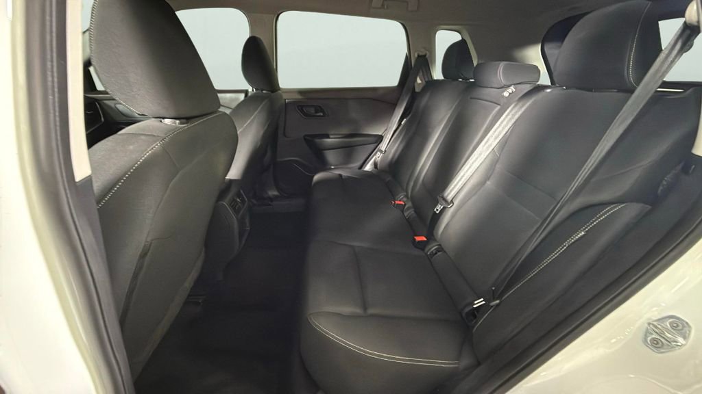 Used 2023 Nissan Rogue S image 26