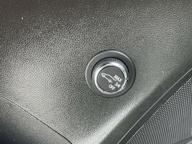 Used 2022 Buick Envision Essence w/ Safety Package FWD image 17
