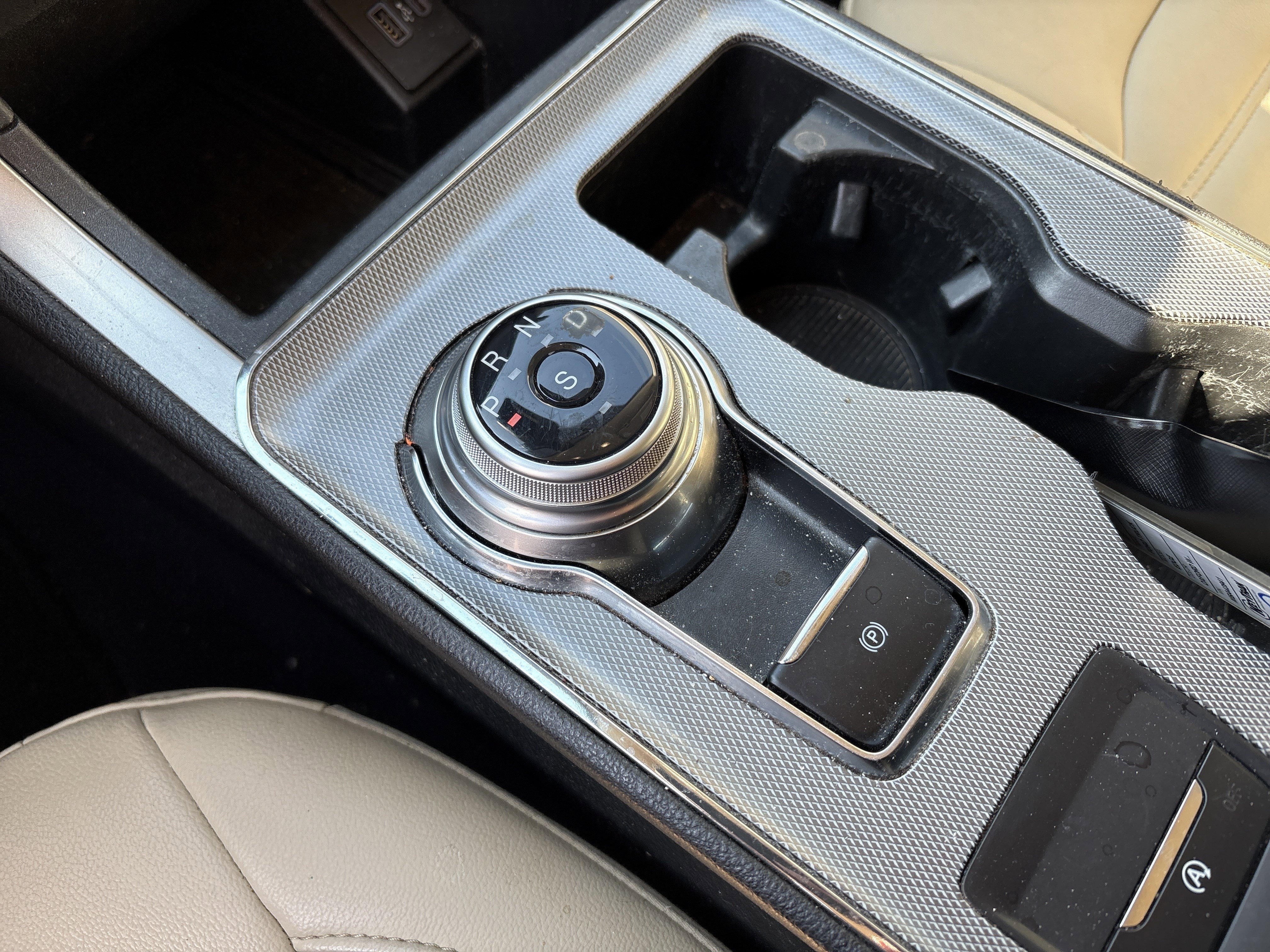 Used 2021 Ford Edge SEL w/ Convenience Package image 30