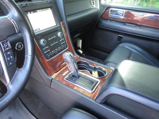 Used 2017 Lincoln Navigator Select image 16