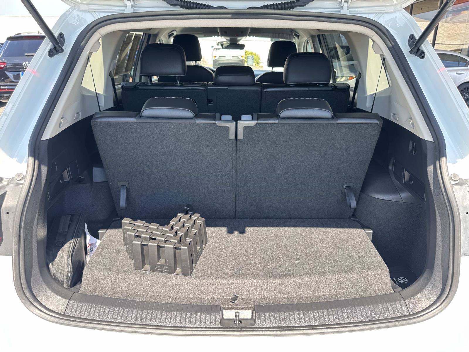 Certified 2023 Volkswagen Tiguan SE FWD image 29