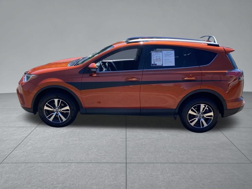 Used 2016 Toyota RAV4 XLE AWD/4WD image 4