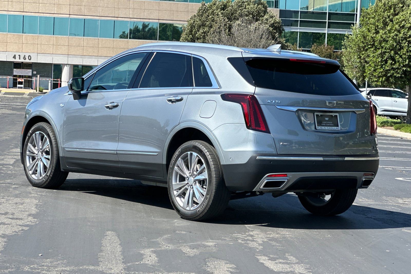 Used 2023 Cadillac XT5 Premium Luxury w/ Technology Package AWD/4WD image 7