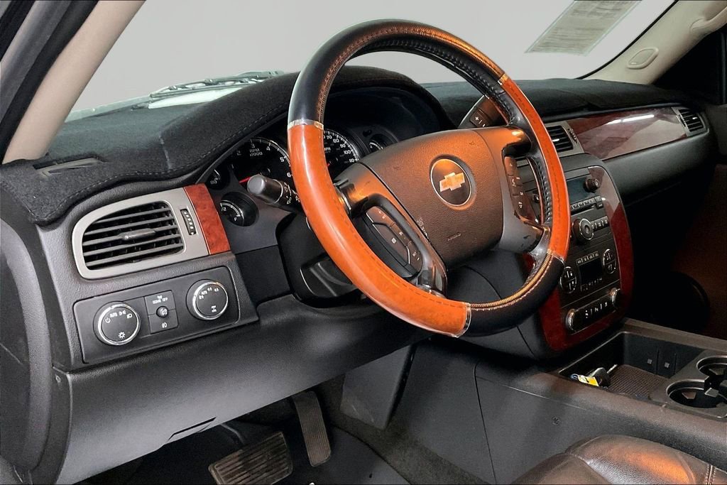 Used 2009 Chevrolet Avalanche LS image 17