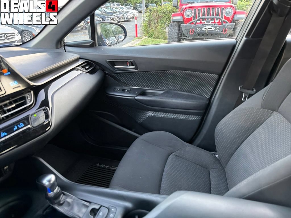 Used 2018 Toyota C-HR XLE FWD image 23