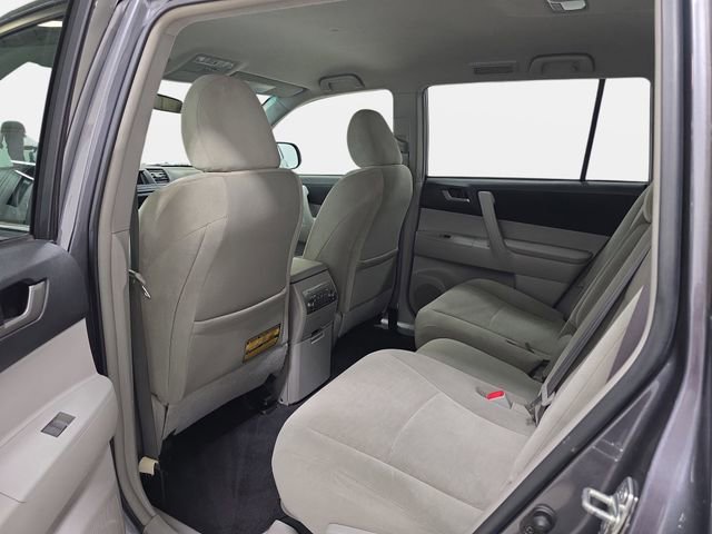 Used 2012 Toyota Highlander 4WD w/ Tech Pkg image 12