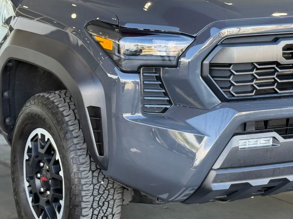 Certified 2025 Toyota Tacoma TRD Off-Road image 8