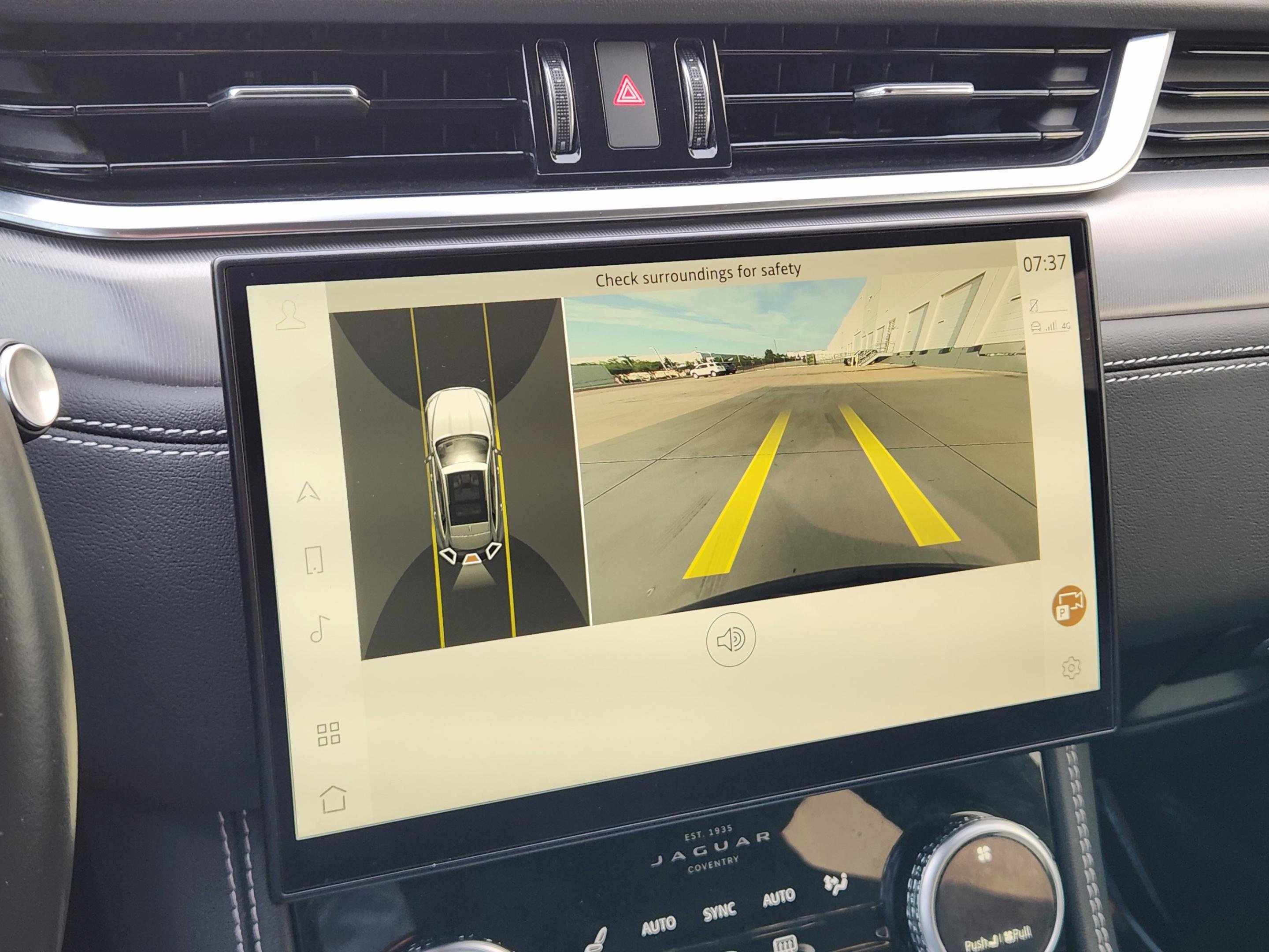 Certified 2023 Jaguar F-PACE R-Dynamic S AWD/4WD image 15